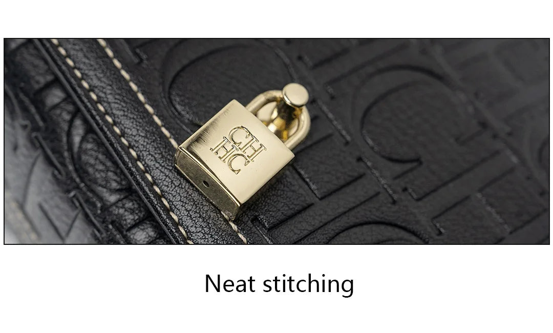 Refined elegance meets everyday functionality. This handbag is designed for women who appreciate timeless style with a modern touch.