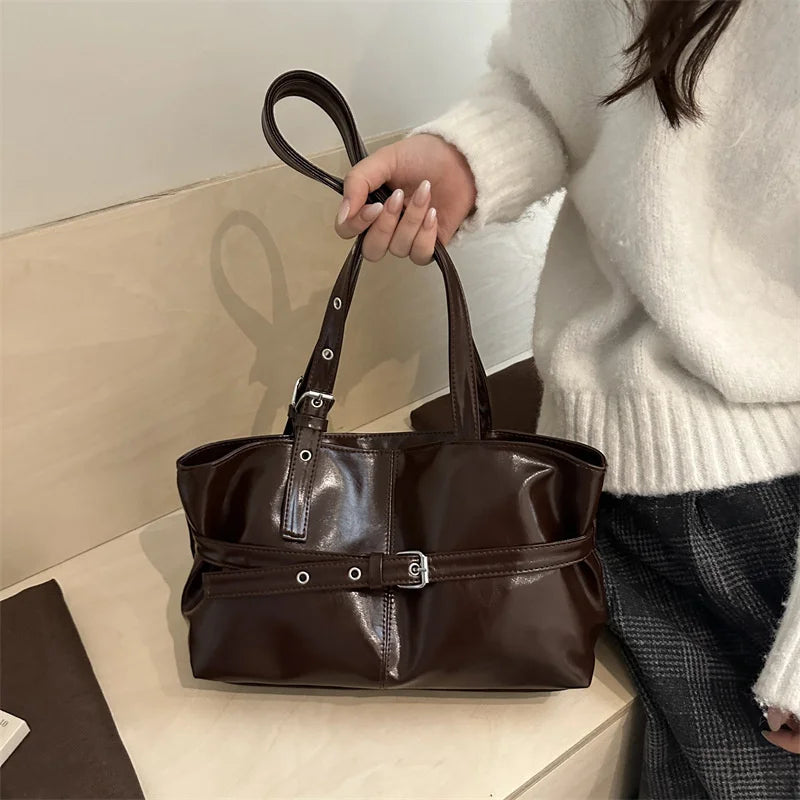 Luxury Wine Red Underarm Bag for Women Autumn/Winter Retro Commuter Shoulder Bag Casual Large Capacity Rivets Belt Totes