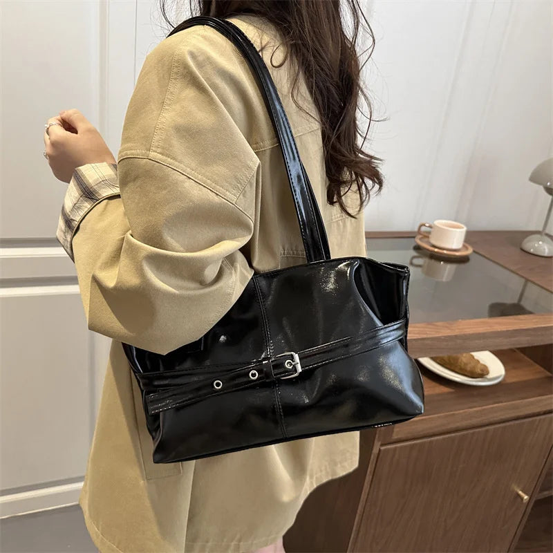 Luxury Wine Red Underarm Bag for Women Autumn/Winter Retro Commuter Shoulder Bag Casual Large Capacity Rivets Belt Totes